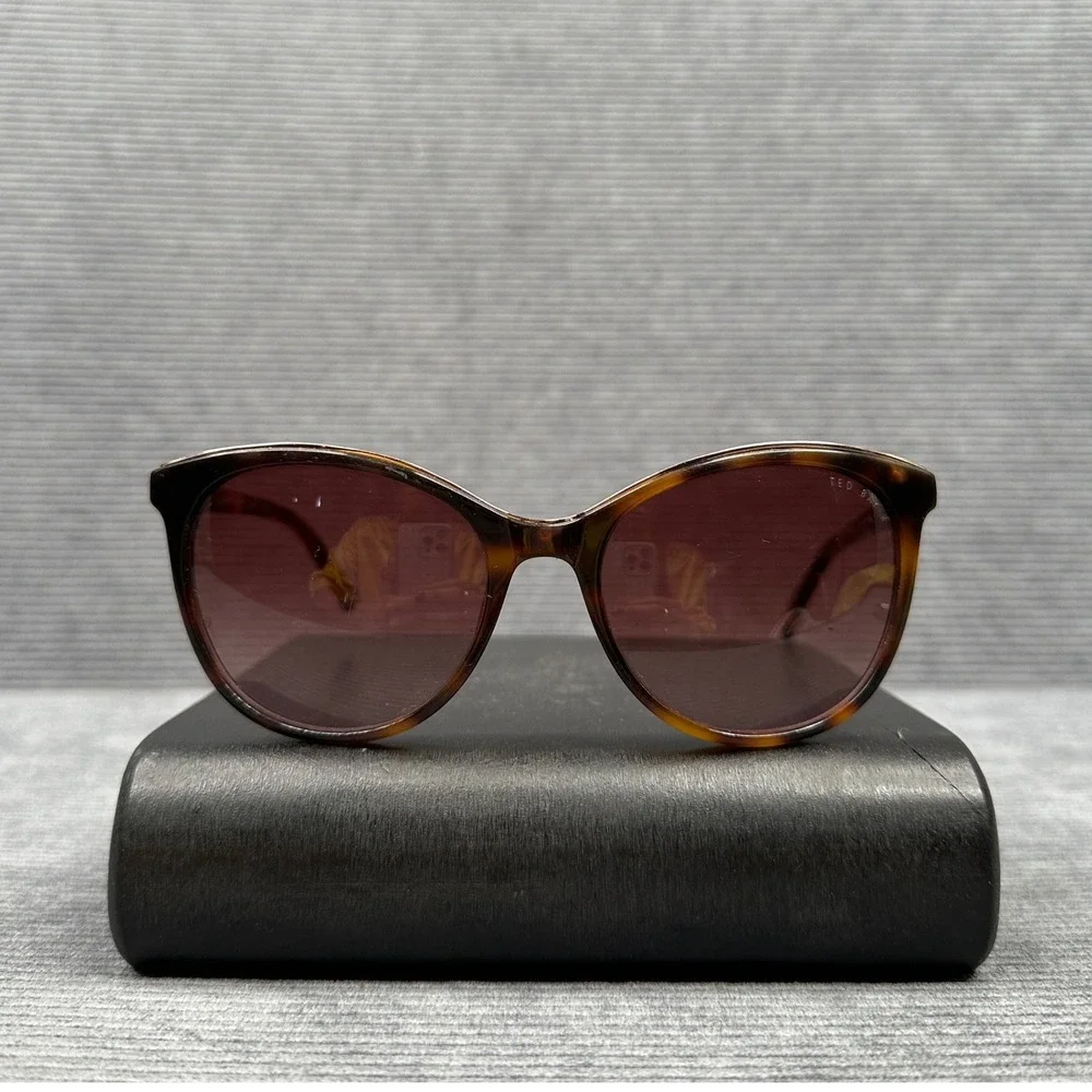 Ted Baker London TBW098 Tortoise Cat Eye Y2K Sunglasses Brown Gradient Lenses